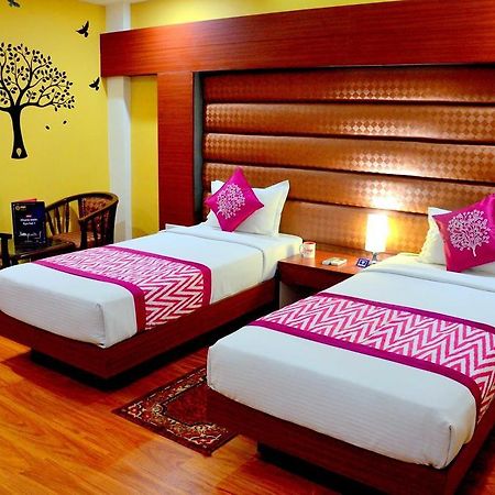 Geetika Galaxy Hotel Kanpur Bagian luar foto